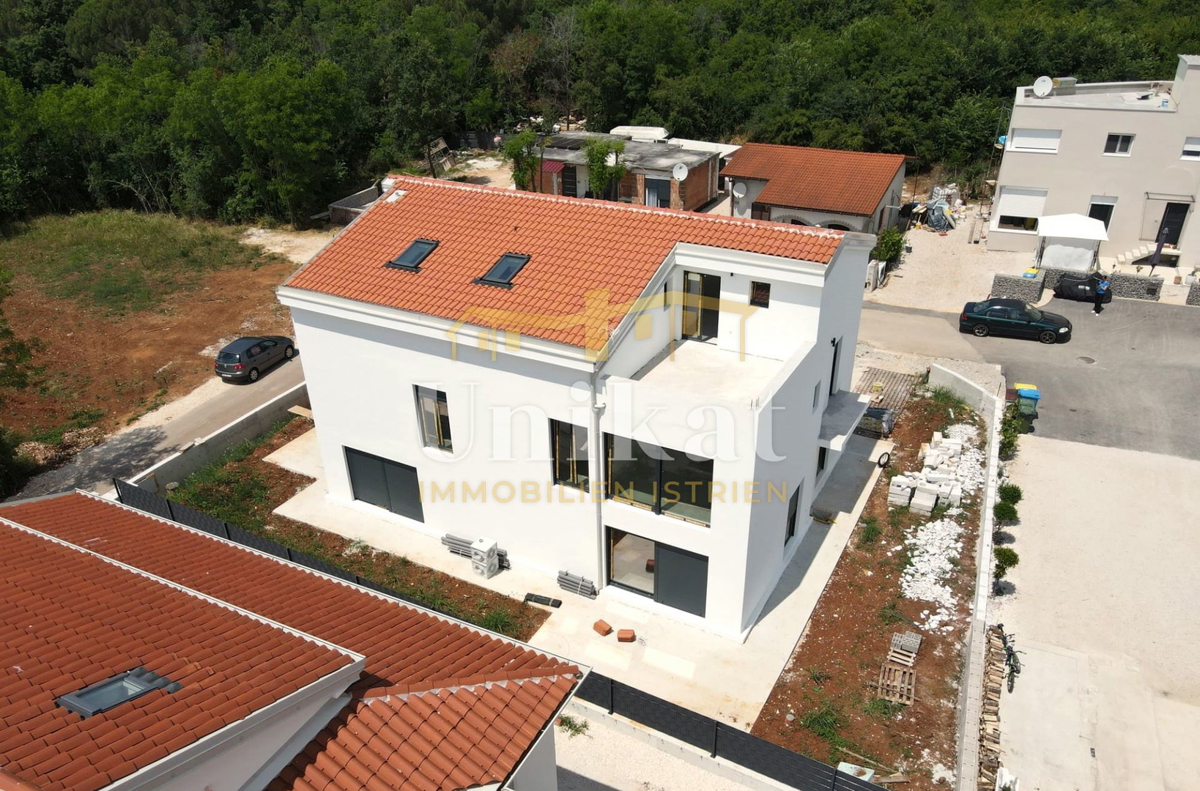 Doppia casa vicino al mare, 5 camere da letto